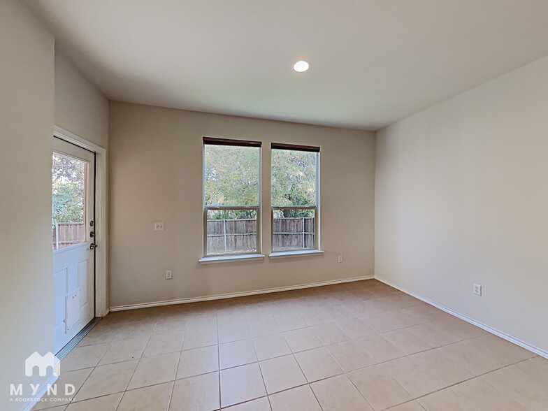 Building Photo - 9307 Tanager Way