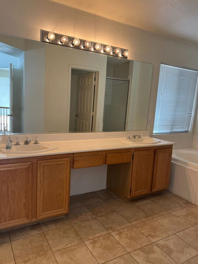 Building Photo - 8706 Martinique Bay Ln