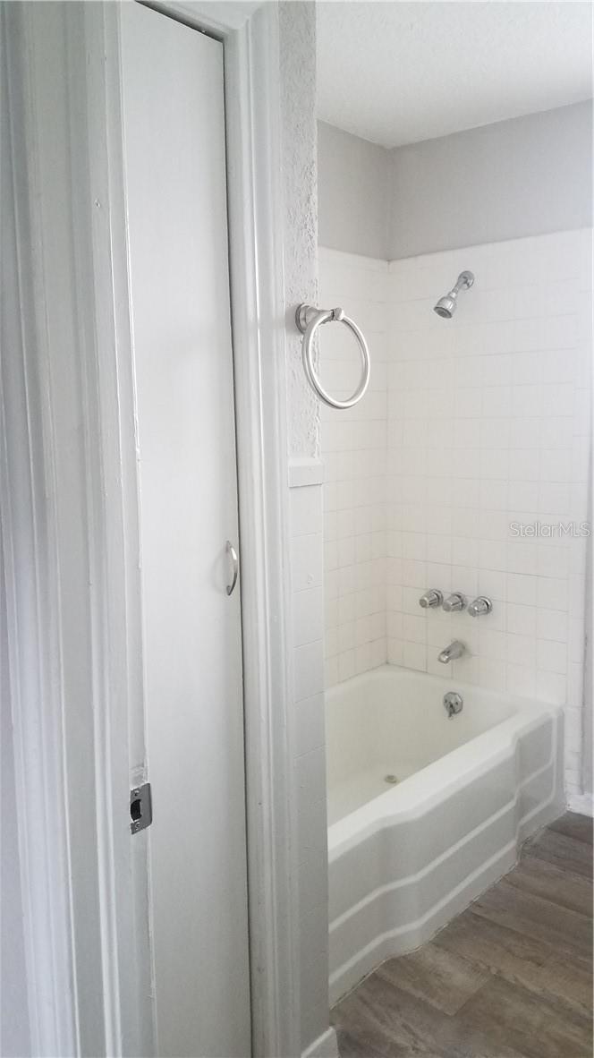 Extra Storage in Bathrm - 2115 W Cass St
