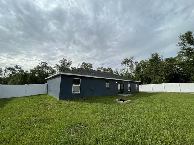 Building Photo - Move-In Ready! Beautiful 3BR/2BA with New Flooring & Fresh Paint