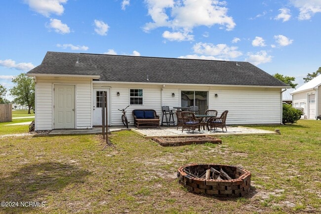 Building Photo - 177 Avis Dr