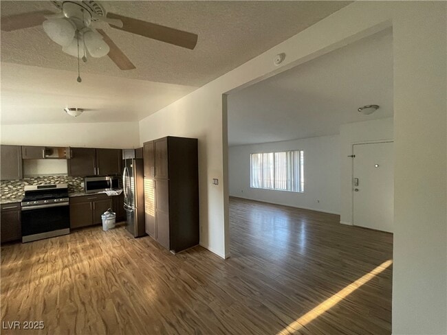 Building Photo - 1306 Esther Dr