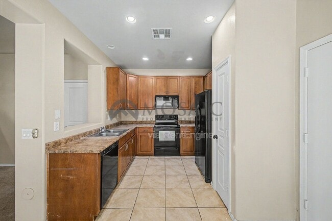 Building Photo - 3784 E Santa Fe Ln