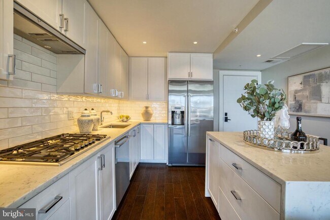 Building Photo - 925 N Fairfax St