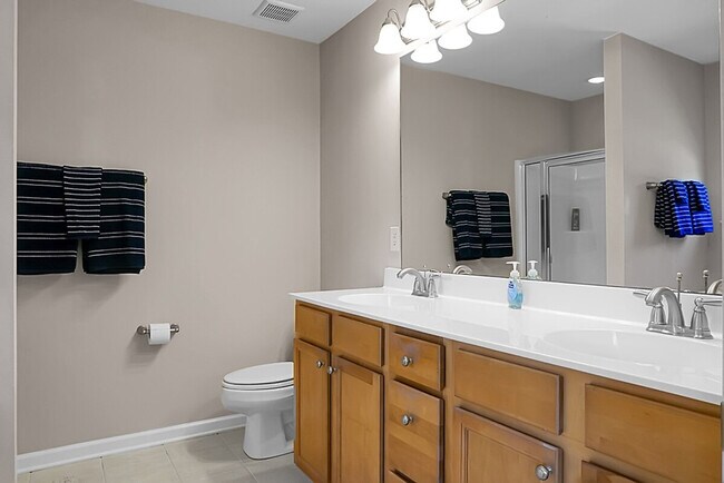 Building Photo - 1519 Thoroughbred Blvd