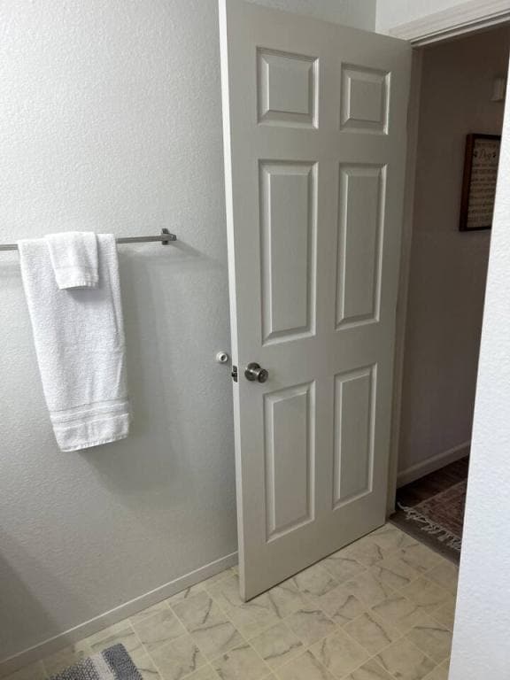 Building Photo - 563 Primrose Dr