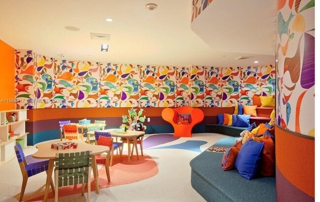 Building Photo - 2020 N Bayshore Dr