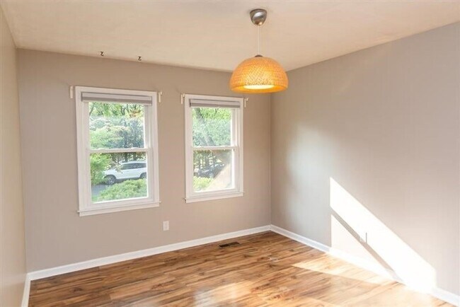 Building Photo - Rare Find... Detached Single Family Home in Purcell Park!