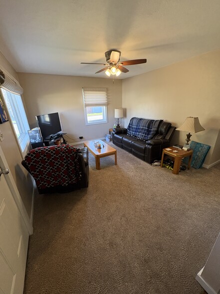 Building Photo - 2113 Broadlawn Rd