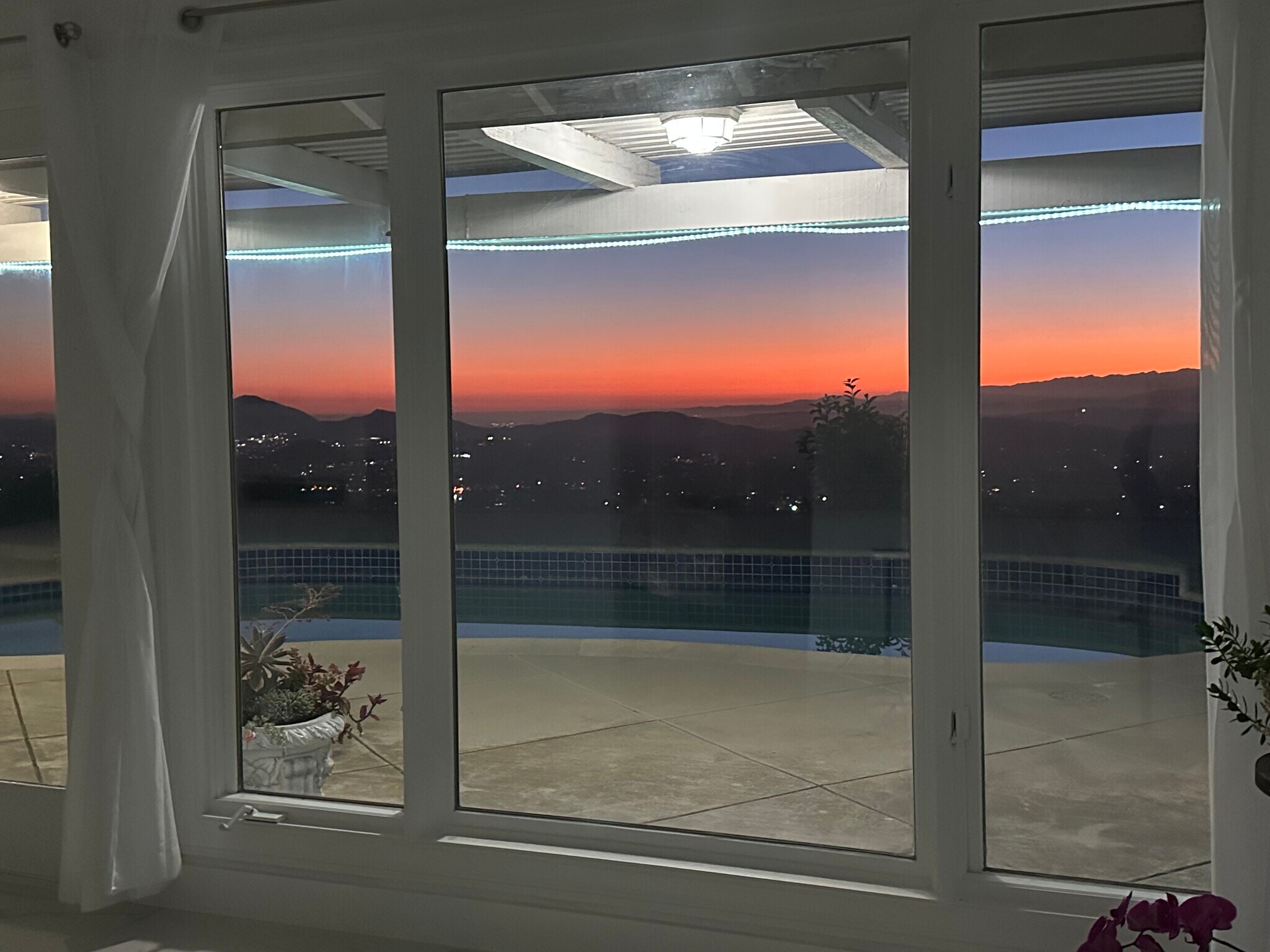 Building Photo - 2506 Sapra St