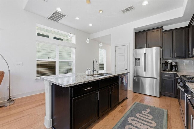 Building Photo - 6003 Duncanville Pass