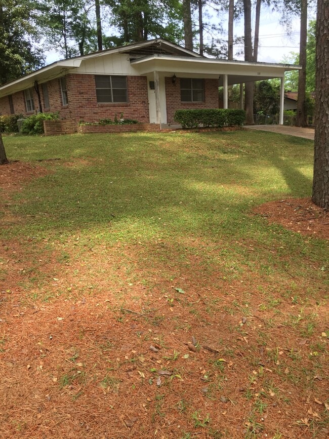 Building Photo - 1100 Glenwood Dr