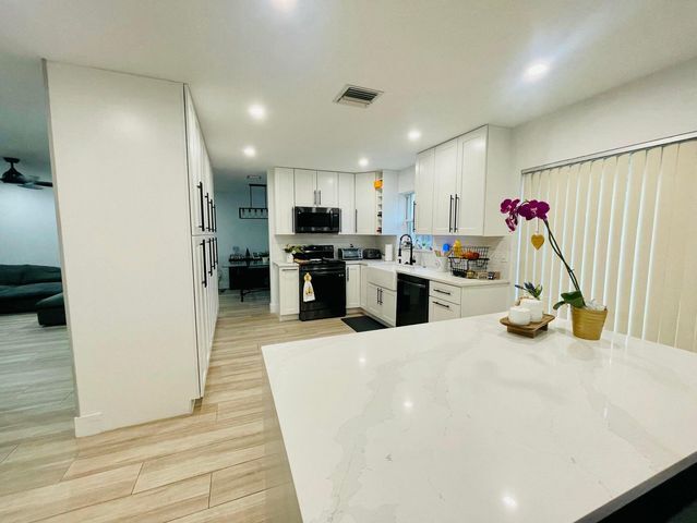 Primary Photo - 4231 NW 1st Dr