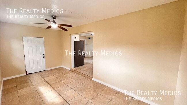 Building Photo - 6216 Lake Underhill Rd