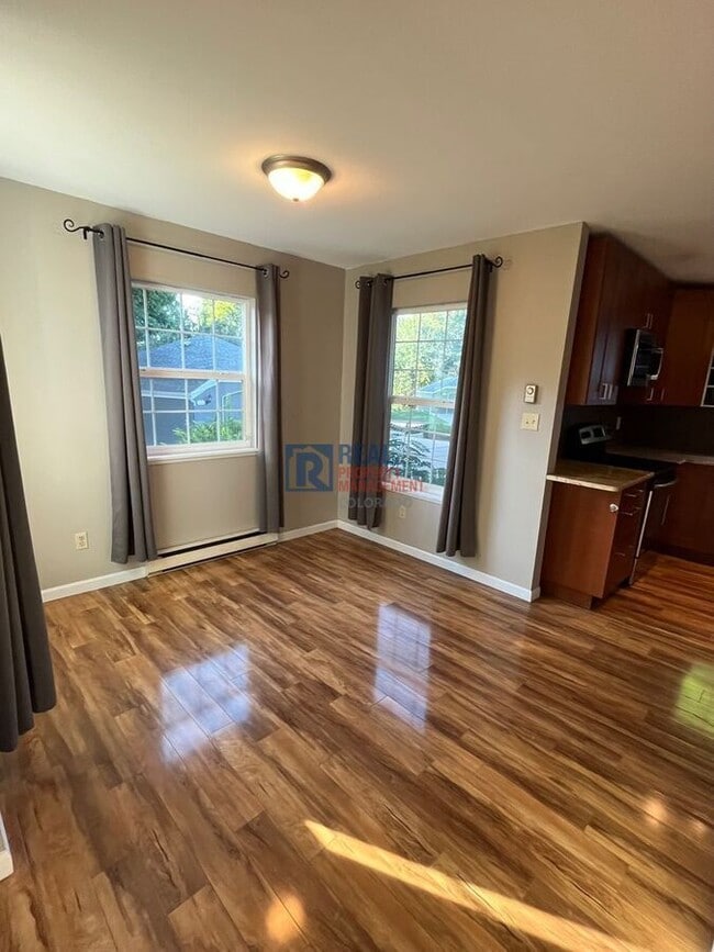 Building Photo - 1345 Village Park Ct