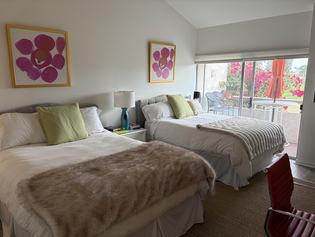 Building Photo - 35082 Mission Hills Dr