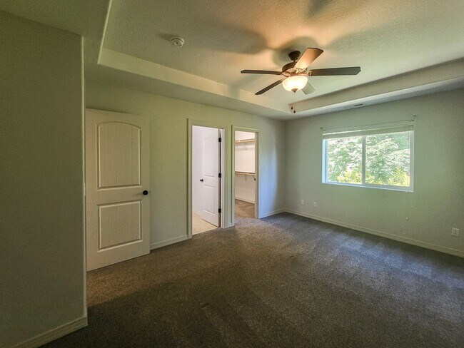 Building Photo - 407-409 Madrona Ave SE