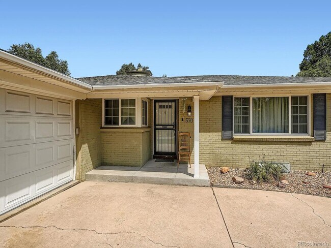 Building Photo - Impeccable brick ranch home for rent