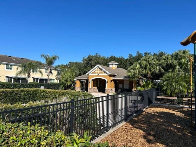 Building Photo - 2607 River Landing Dr