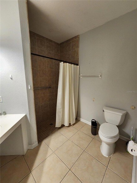 Building Photo - 4802 Cayview Ave