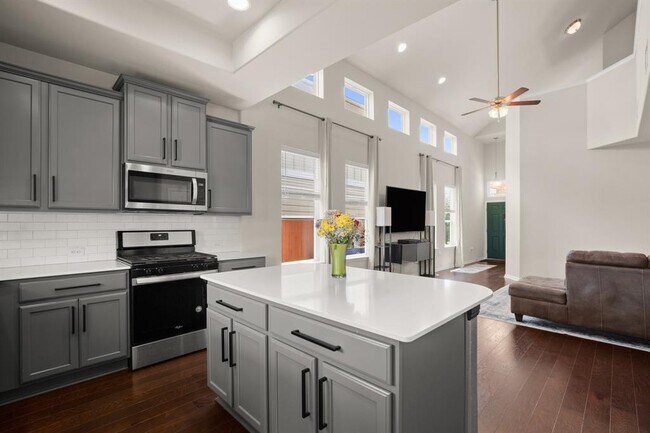 Building Photo - 6406 Owl Creek Ln