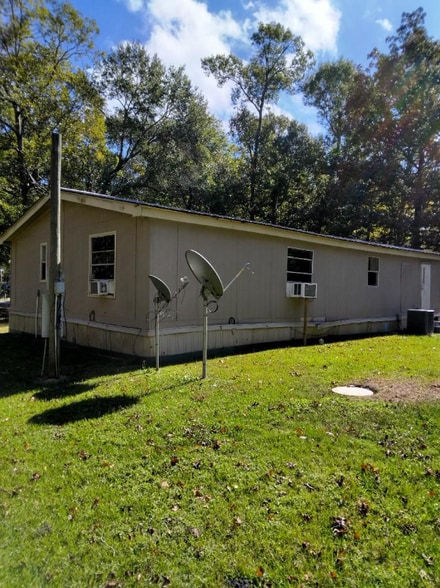 Building Photo - 15509 Parret Ln