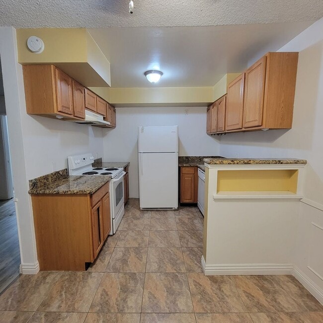 Building Photo - Spacious Beautiful North Park 1 Bed / 1 Bath with Pool