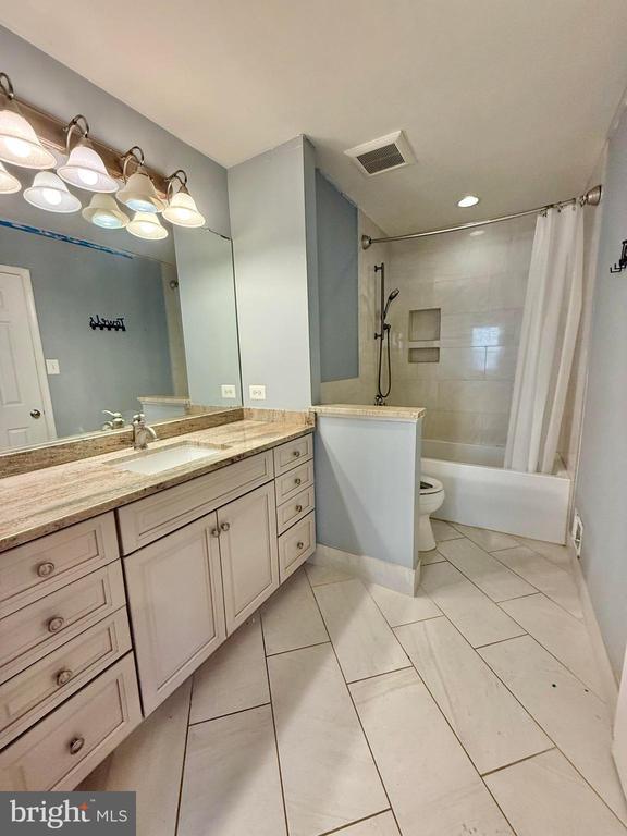 Building Photo - 7773 Shootingstar Dr