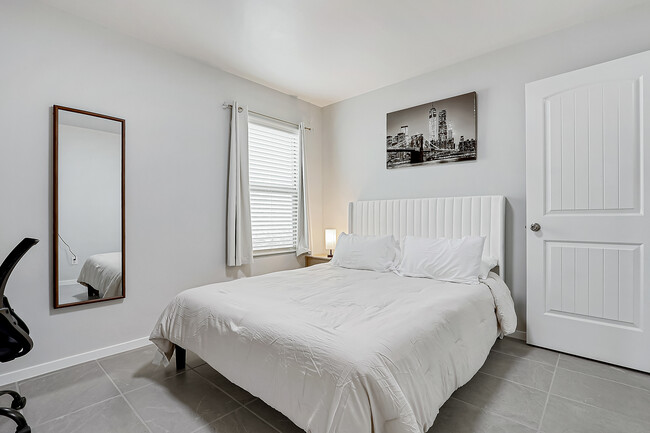 Bedroom w/Work Desk - 13054 Oakhampton Ave