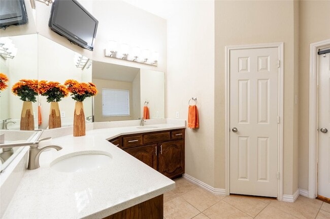 Building Photo - 15722 Wrangler Dr