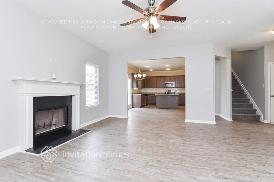 Building Photo - 4100 Whitfield Oak Way NE