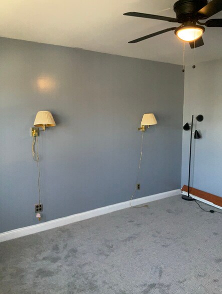 Apt room 1 - 4137 Boyd Ave