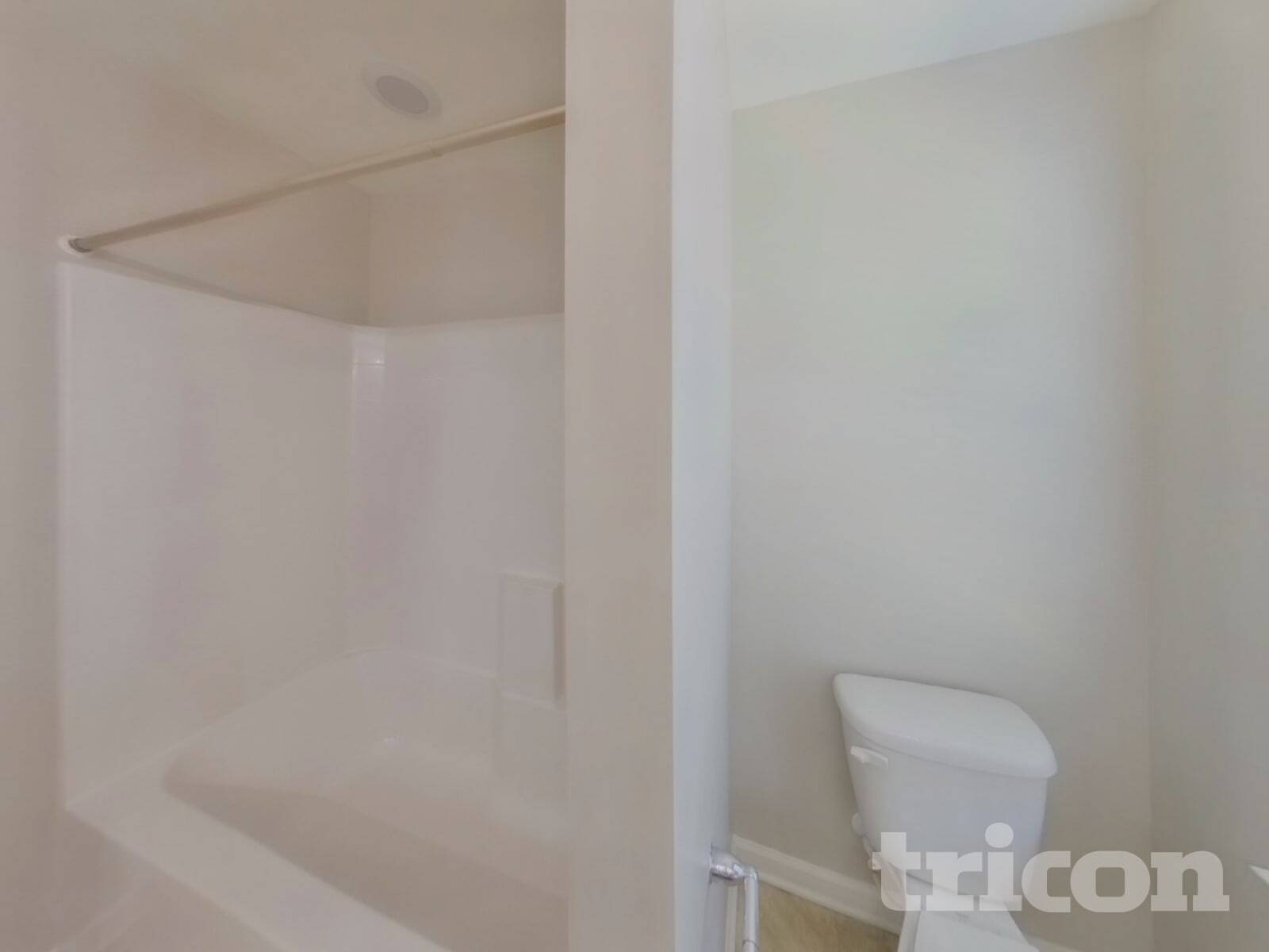 Building Photo - 326 Fairford Rd