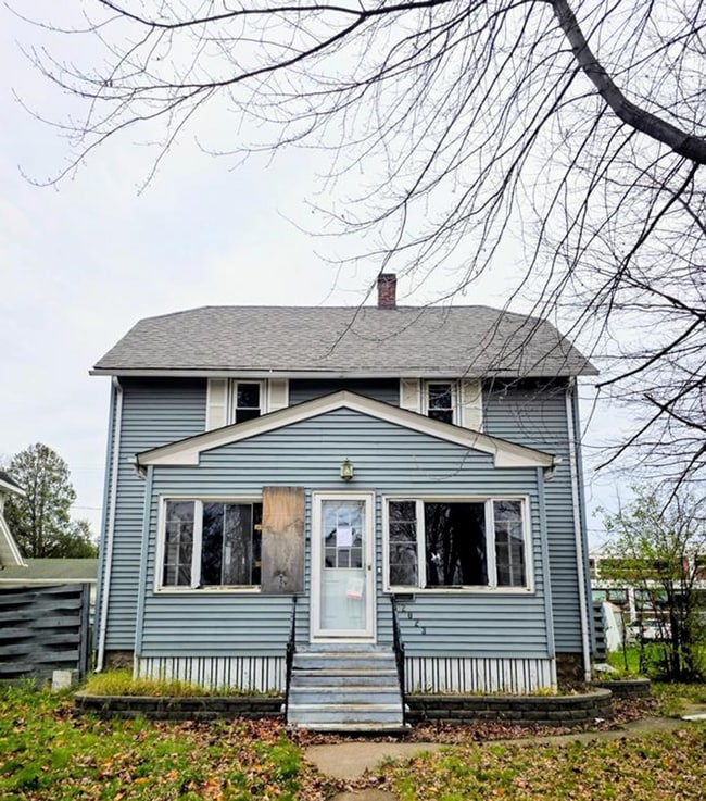 Building Photo - 2023 6th Ave E