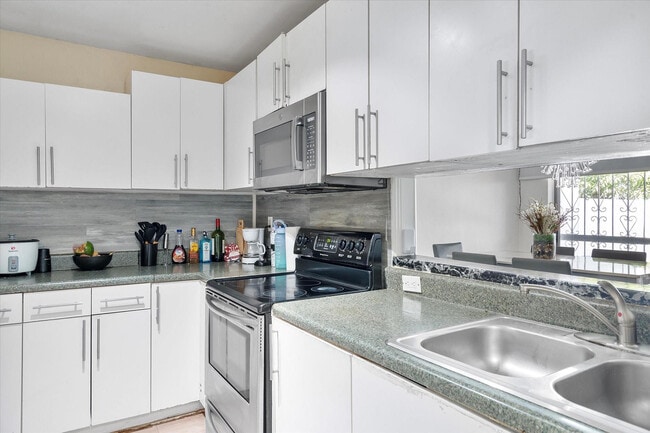 Building Photo - 2759 NW 198th Terrace