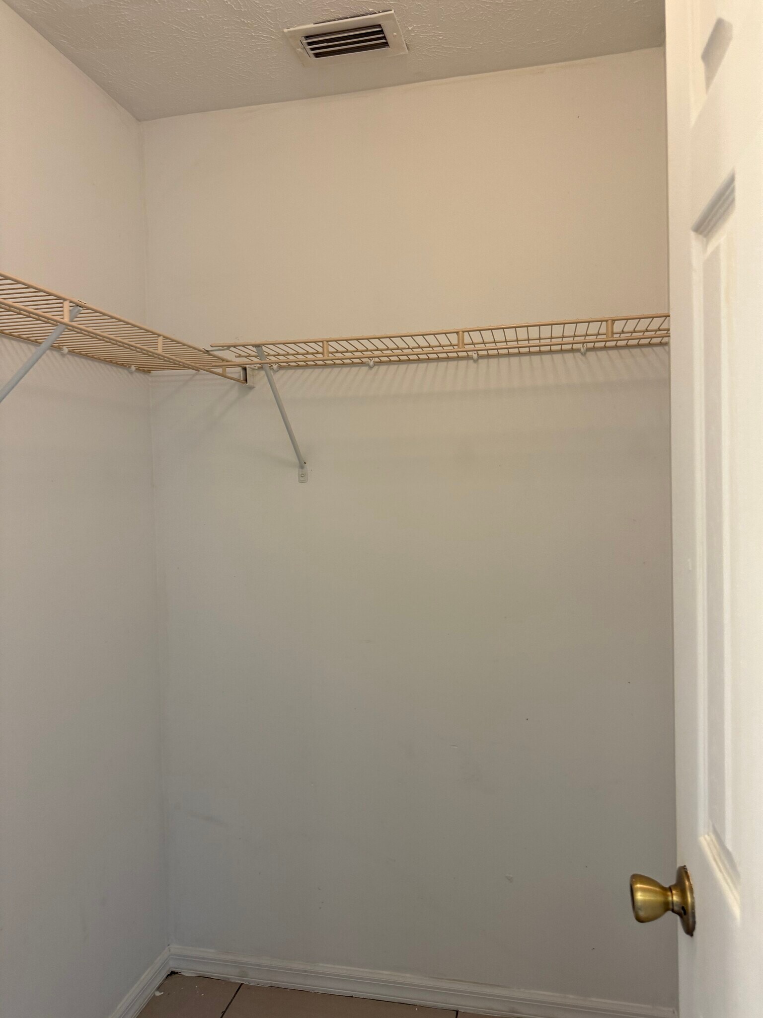 Building Photo - 170 Juniper Run