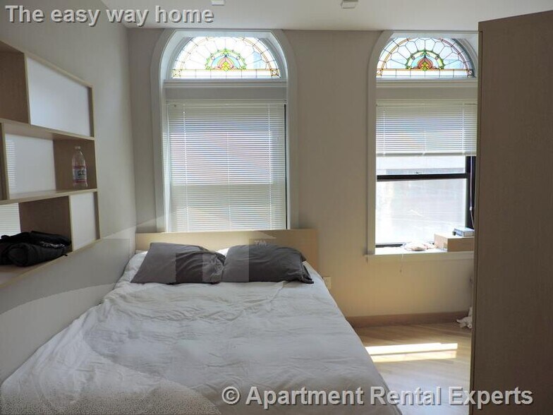 Building Photo - 115 Mt Auburn St