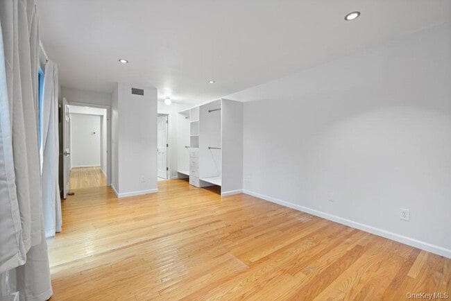 Building Photo - 208 Harris Rd