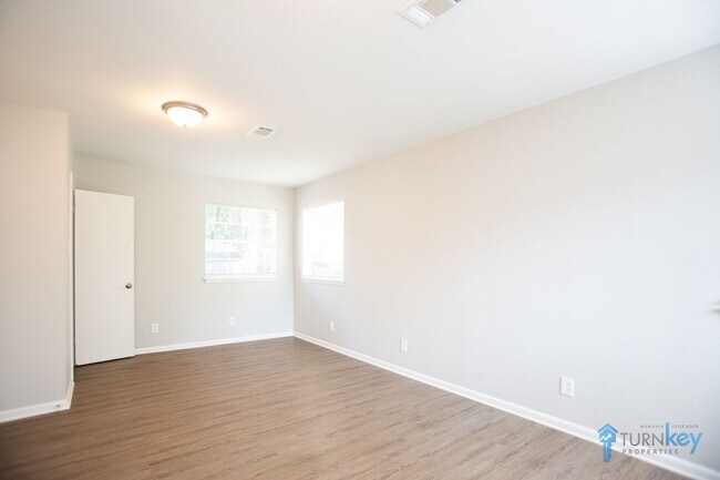 Building Photo - 1600 Orange St