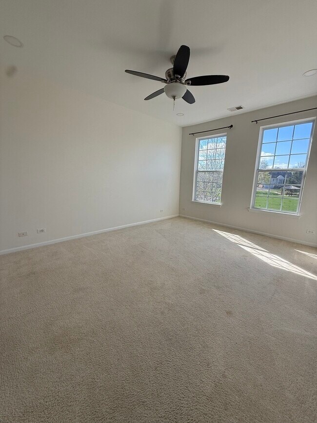 Building Photo - 4245 Savoy Ln