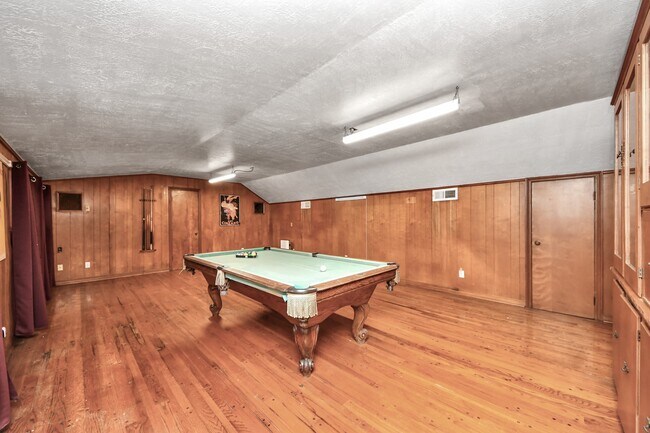 Building Photo - 5001 Glenhaven Dr