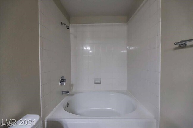 Primary Photo - 2900 Sunridge Heights Pkwy