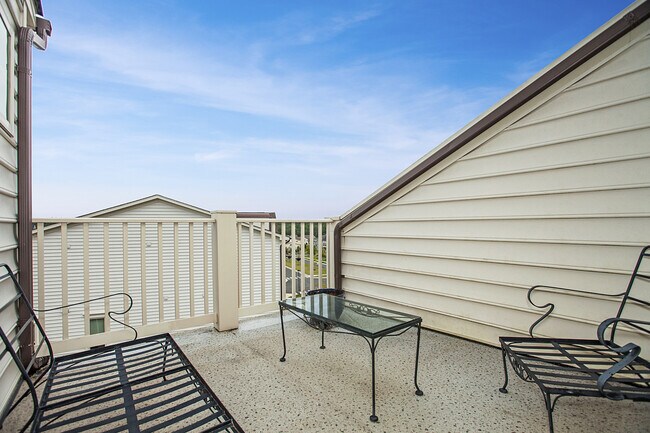 Building Photo - 3 Bed 4.5 Bath - Silver Spring Townhouse i...