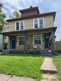 Building Photo - 457-459 E Woodrow Ave