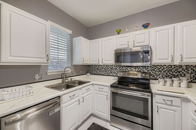 Building Photo - Beautiful 2-bedroom Condo in highly desirable Falling Water community in Littleton! Pool-Fitnes C...