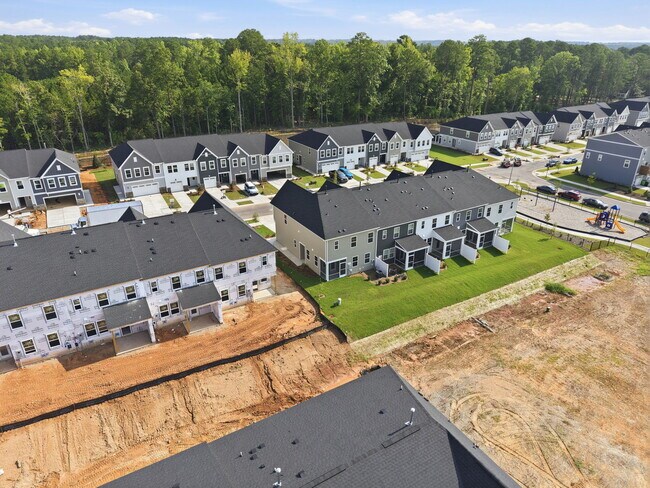 Building Photo - 219 Deercroft Dr