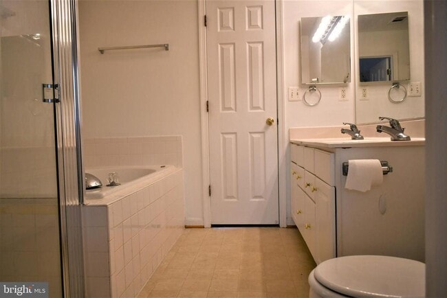 Building Photo - 2427 Dew Meadow Ct
