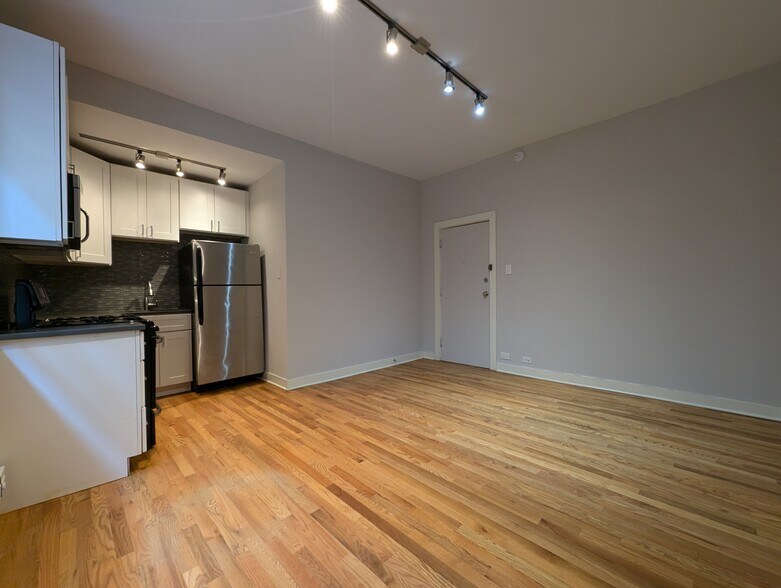 Building Photo - 2424 N Kedzie Blvd