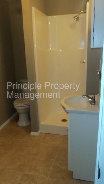 Building Photo - House in Central Peoria