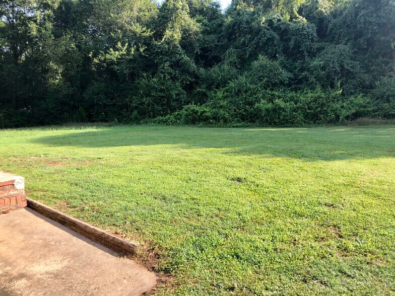 Backyard - 108 Hunter Dr